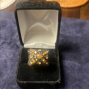 Elegant Gold and Silver Women's Ring